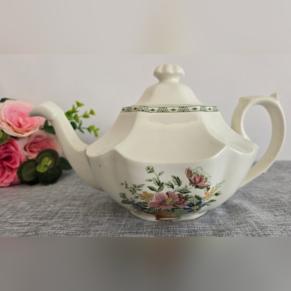 Vintage‎ La Cartuja De Sevilla Pickman S.A Floral Pattern Teapot